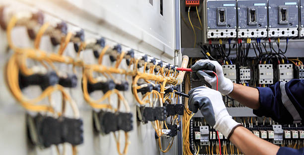 Professional Electrician technician working in Hamlet, NC
